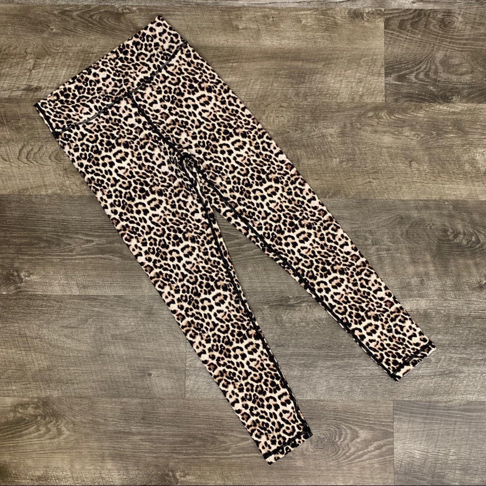 ZYIA ACTIVE Leopard Print Booty Scrunch Leggings Medium